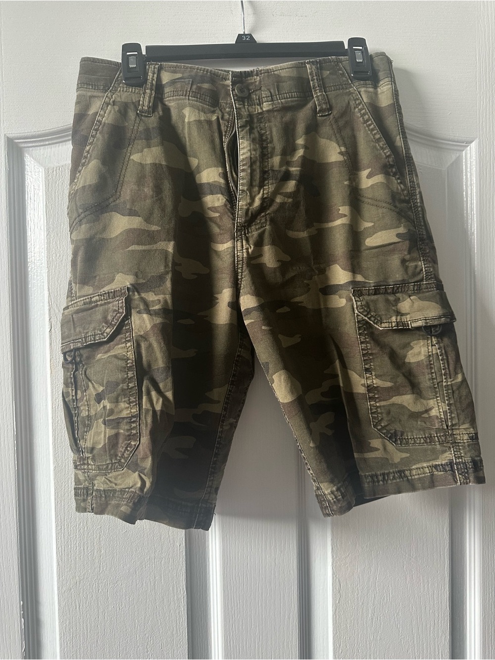 Lee Men's Camo Cargo Shorts in Olive & Tan